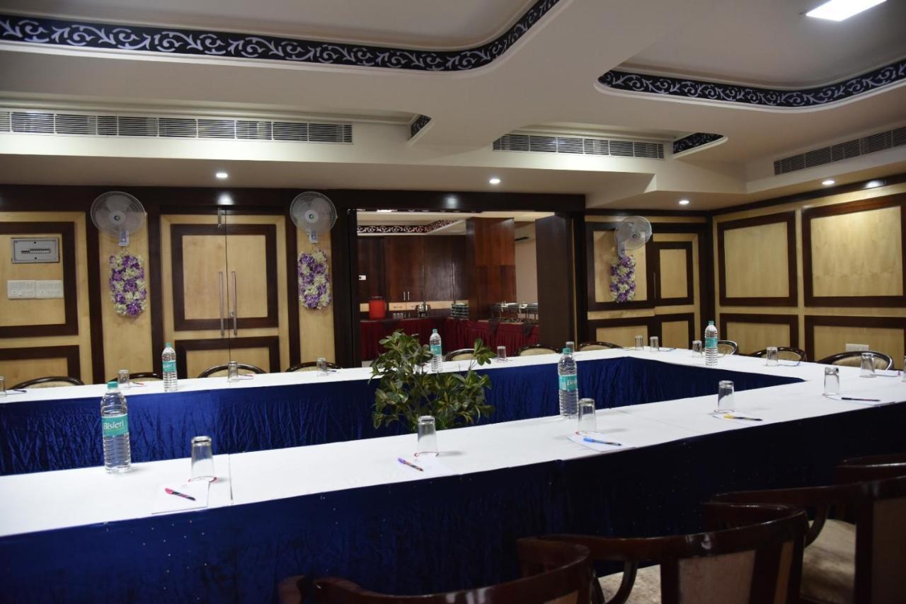 โรงแรม ซิมราน ไพรด์ Raipur  ภายนอก รูปภาพ
